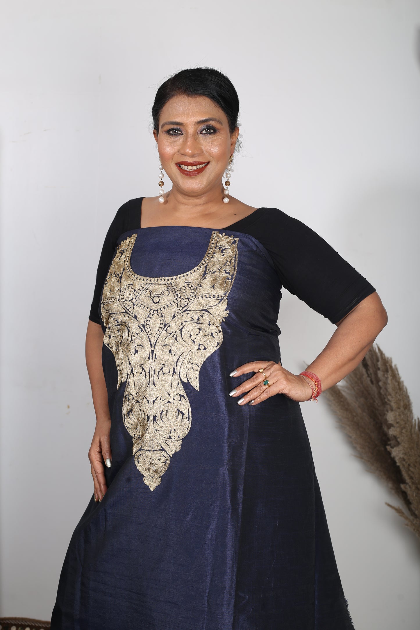 Women's Unstitched Winter Woollen Pashmina Suit Material in  Navy Blue Zari.