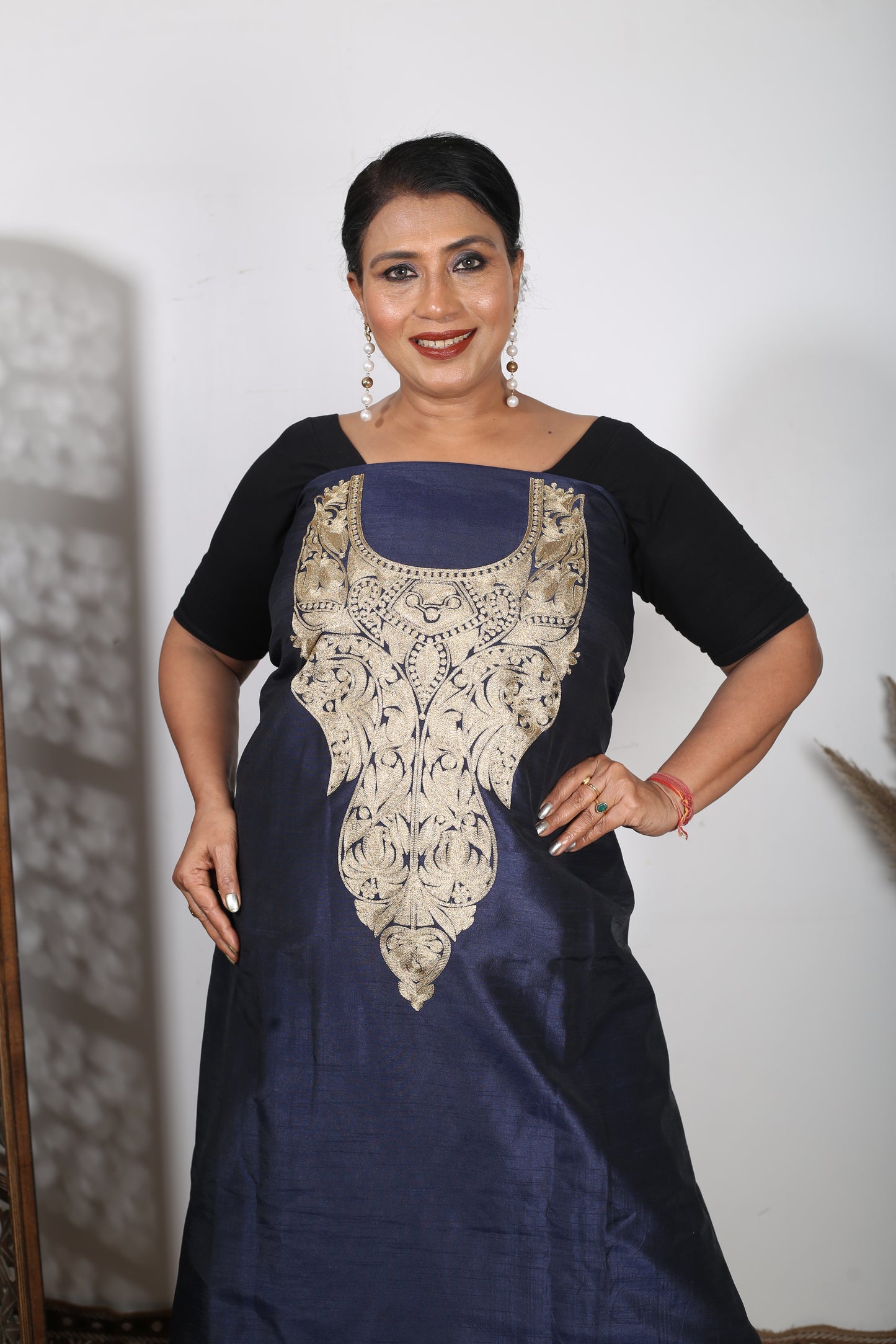 Women's Unstitched Winter Woollen Pashmina Suit Material in  Navy Blue Zari.