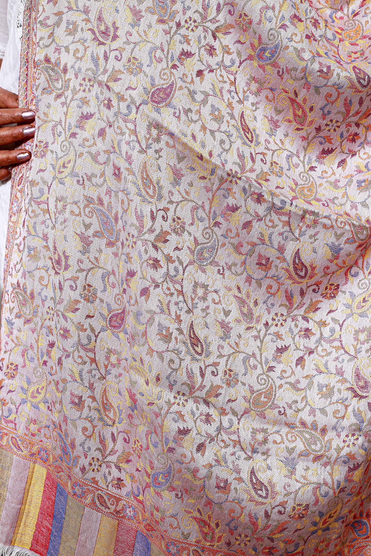 Kani Shawl: Handcrafted Wool Shawl with Rich, Intricate Kani Embroidery for Timeless Elegance