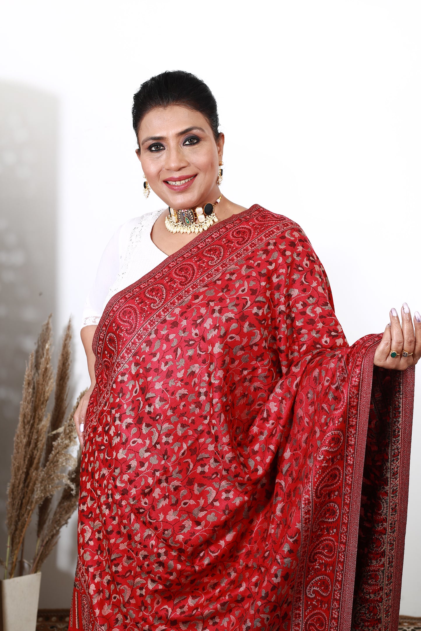 Handmade Red Kashmiri Chinar Shawl – Exquisite Wool Wrap with Traditional Artistry – Soft, Warm & Stylish – Heritage Fashion & Perfect Gift for Women