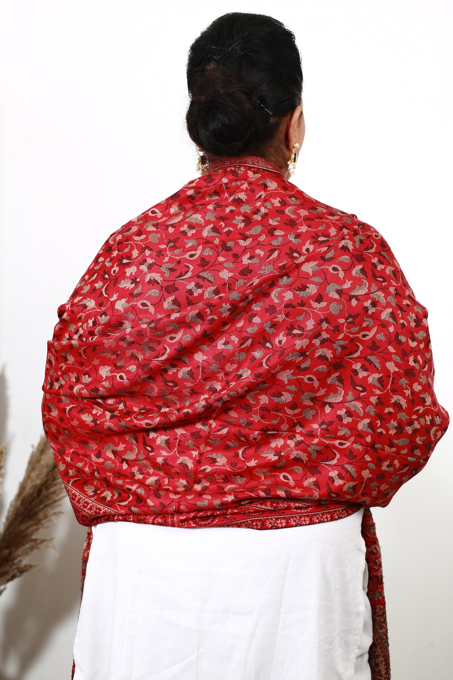 Handmade Red Kashmiri Chinar Shawl – Exquisite Wool Wrap with Traditional Artistry – Soft, Warm & Stylish – Heritage Fashion & Perfect Gift for Women