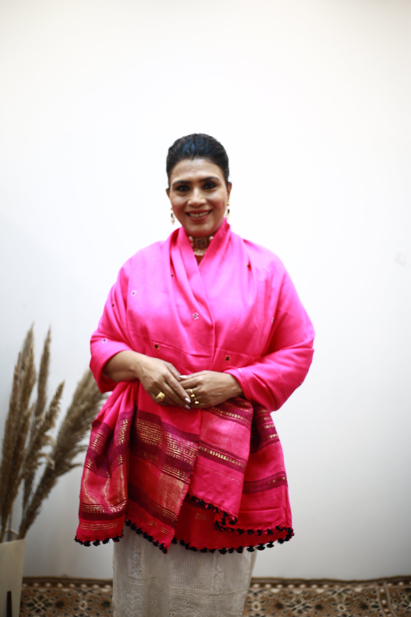 Lagdi Patta Shawl – Luxurious Kashmiri Wool Wrap with Traditional Hand Embroidery