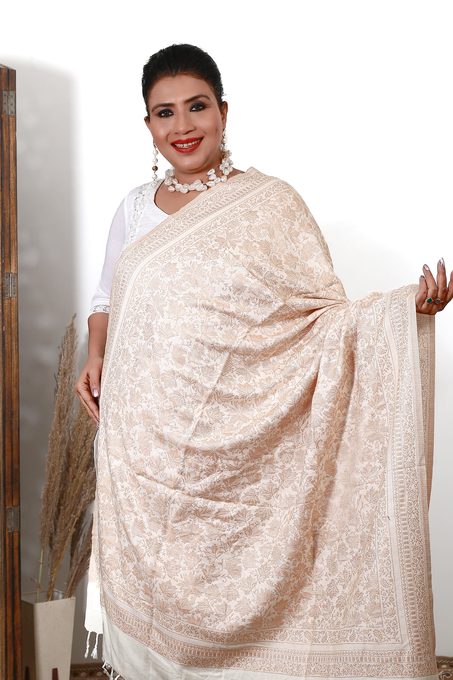 Self Zari Shawl White – Elegant Kashmiri Pashmina with Fine Hand Embroidery