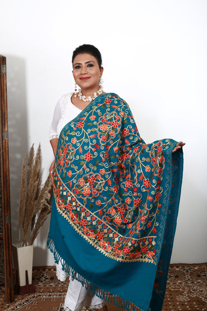 Exquisite Hand-Embroidered Aari Shawl – Kashmiri Wool Wrap – Soft, Warm & Lightweight – Artisanal Craftsmanship – Traditional Elegance for Women