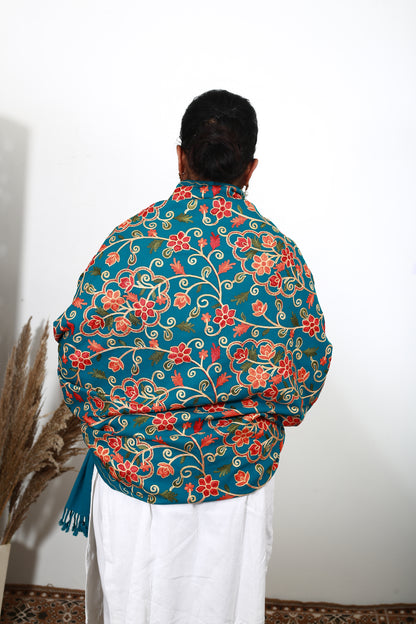 Exquisite Hand-Embroidered Aari Shawl – Kashmiri Wool Wrap – Soft, Warm & Lightweight – Artisanal Craftsmanship – Traditional Elegance for Women