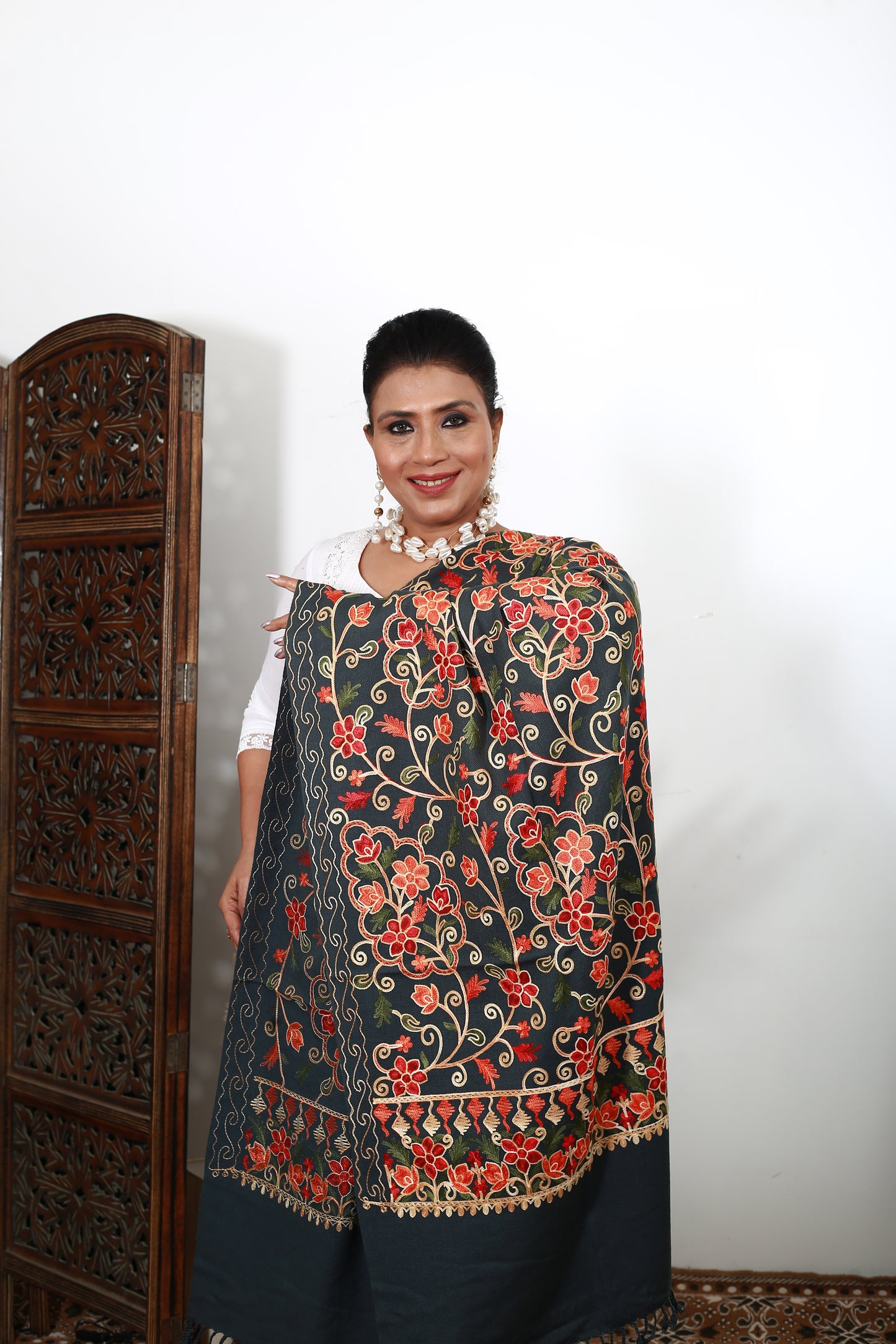 Authentic Kashmiri Gray Aari Embroidered Shawl – Handwoven Wool Wrap – Soft, Warm & Lightweight – Timeless Ethnic Scarf for Women