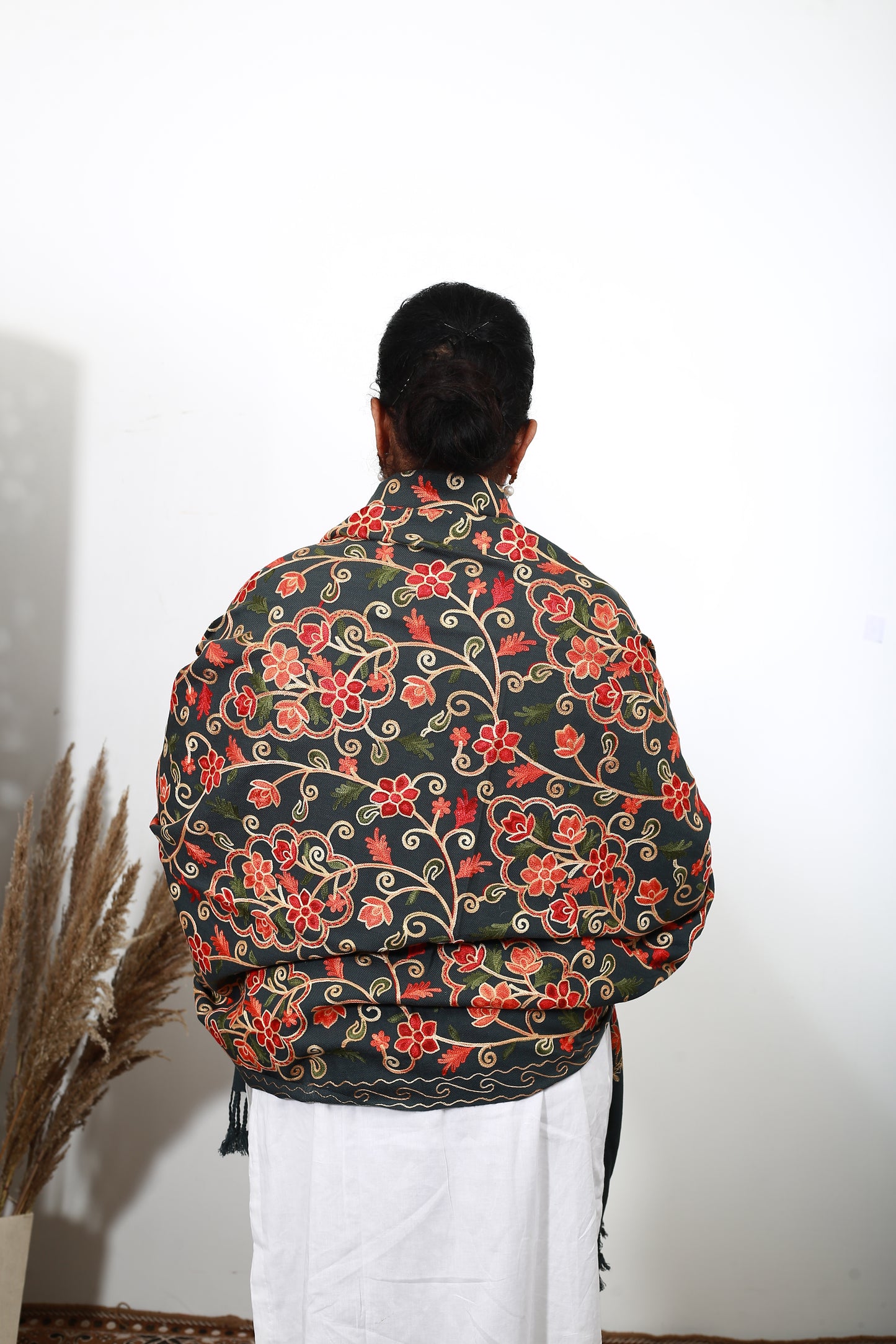 Authentic Kashmiri Gray Aari Embroidered Shawl – Handwoven Wool Wrap – Soft, Warm & Lightweight – Timeless Ethnic Scarf for Women