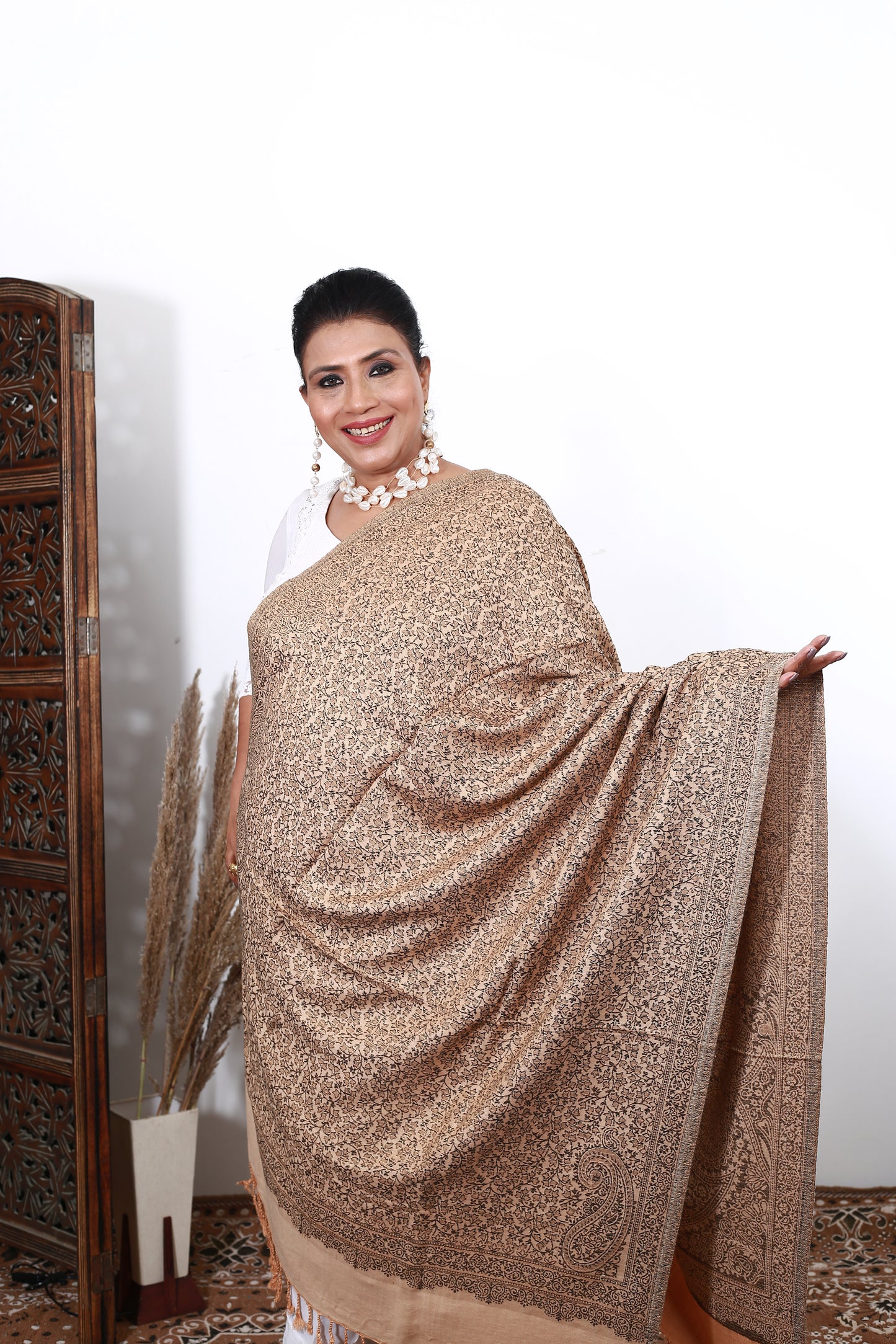 Timeless Luxury Kashmiri Zari Embroidered Pashmina