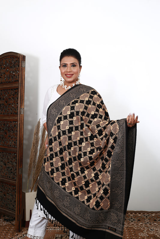 Wedding Shawl Black And gold – Handcrafted Kashmiri Shawl with Stunning Bridal Embroidery