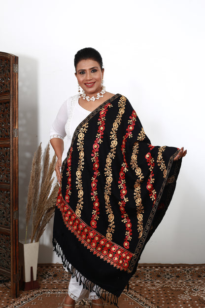 Black Aari Shawl – Handcrafted Kashmiri Stole with Intricate Aari Embroidery
