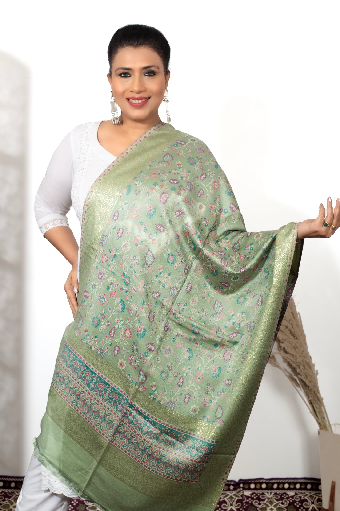 Elegant Zari Stole – Luxurious Silk Wrap with Exquisite Gold Thread Embroidery