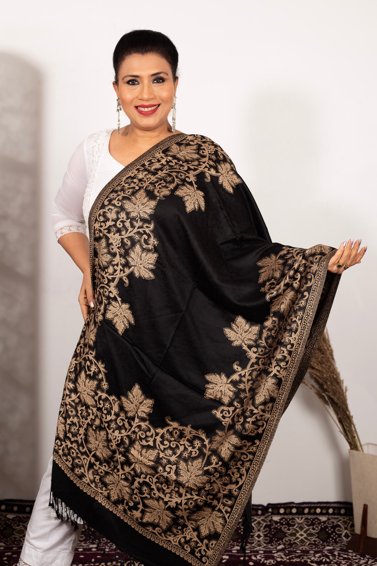 Elegant Eska Stole – Handcrafted Silk Shawl with Intricate Gold Zari Embroidery