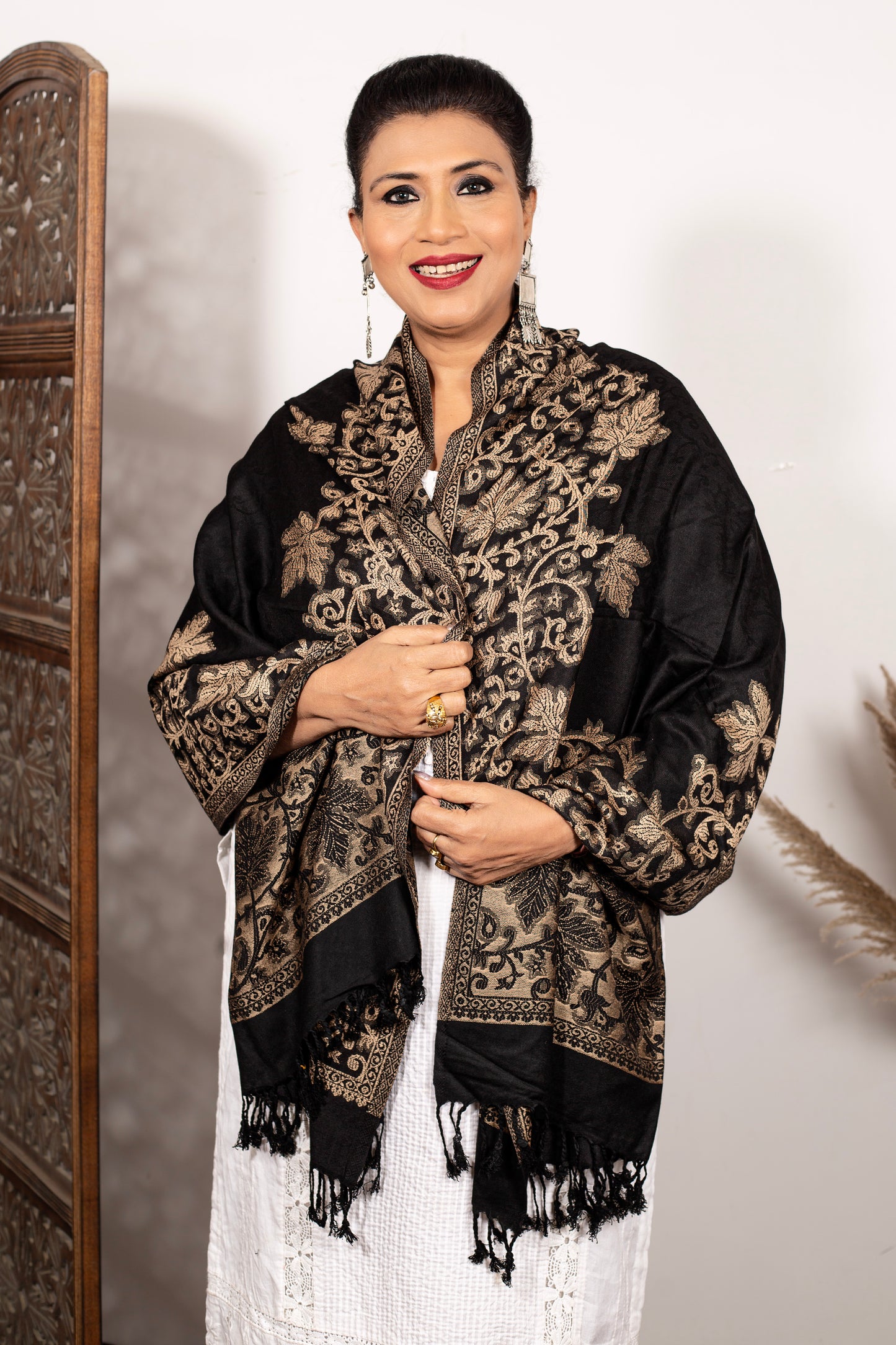 Elegant Eska Stole – Handcrafted Silk Shawl with Intricate Gold Zari Embroidery