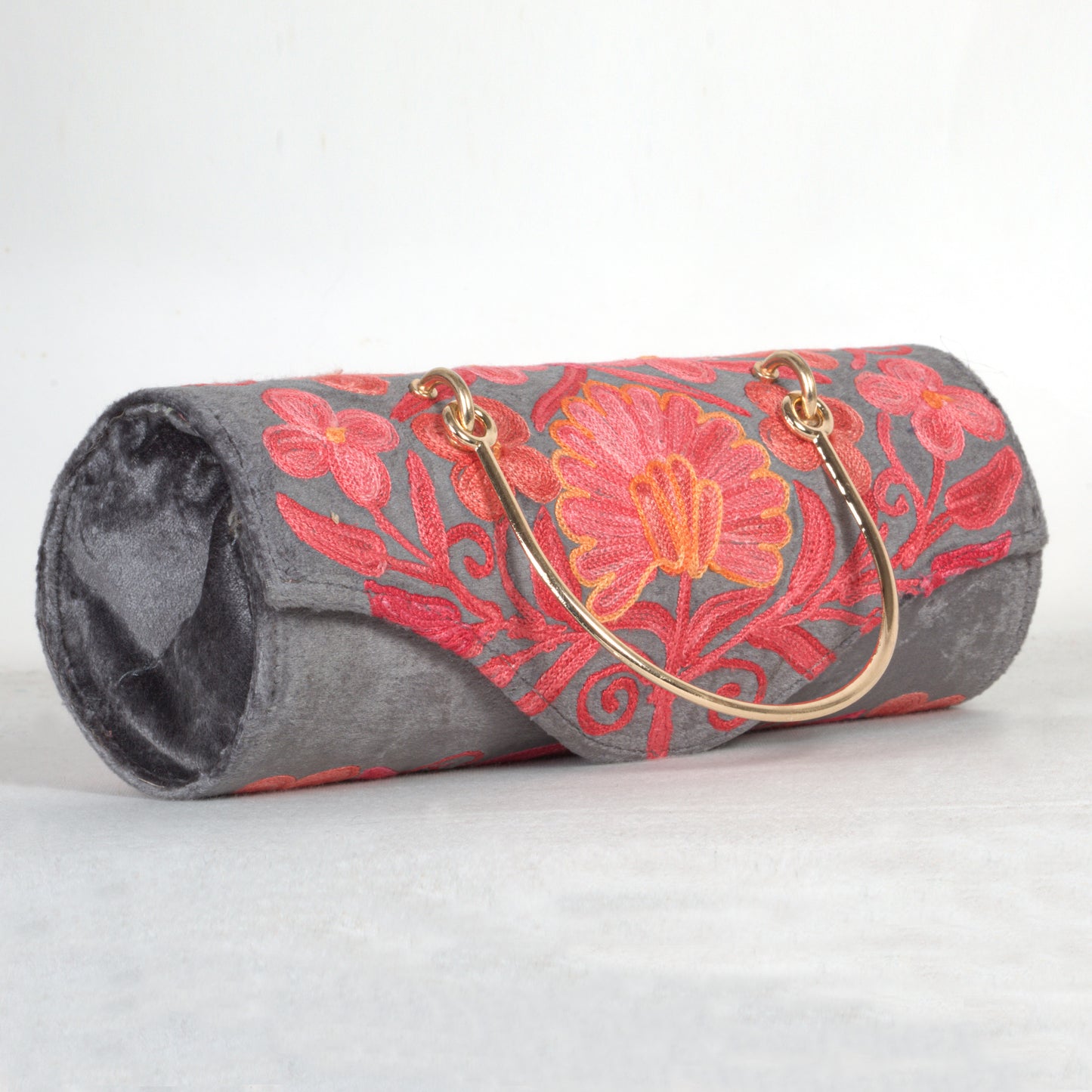 Mini Duffle Bag Adorned with Luxurious Kashmiri Embroidery – Perfect for Every Occasion