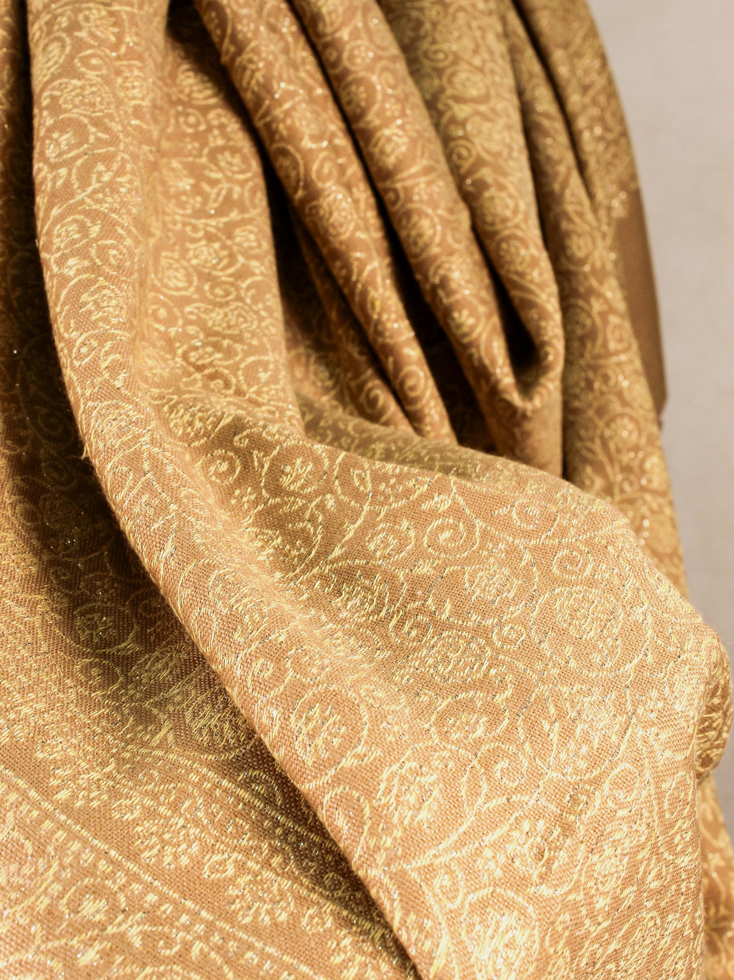 Timeless Luxury Kashmiri Zari Embroidered Pashmina