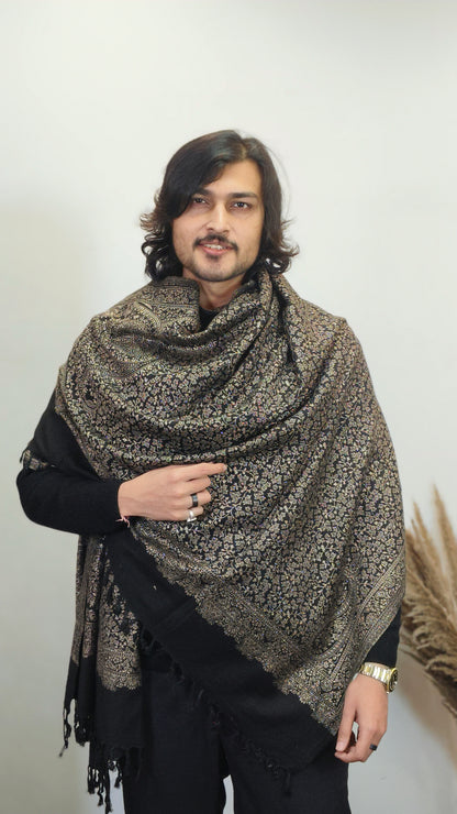 Weaving Mystery: Zari Shawl for Men – Crafted with Exquisite Kashmiri.