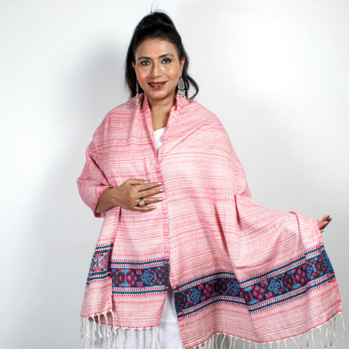 Handwoven Tibetan Shawl from Kashmir – Unique Craftsmanship