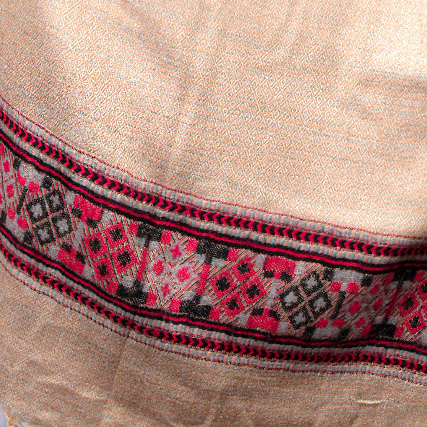 Handwoven Tibetan Shawl from Kashmir – Unique Craftsmanship