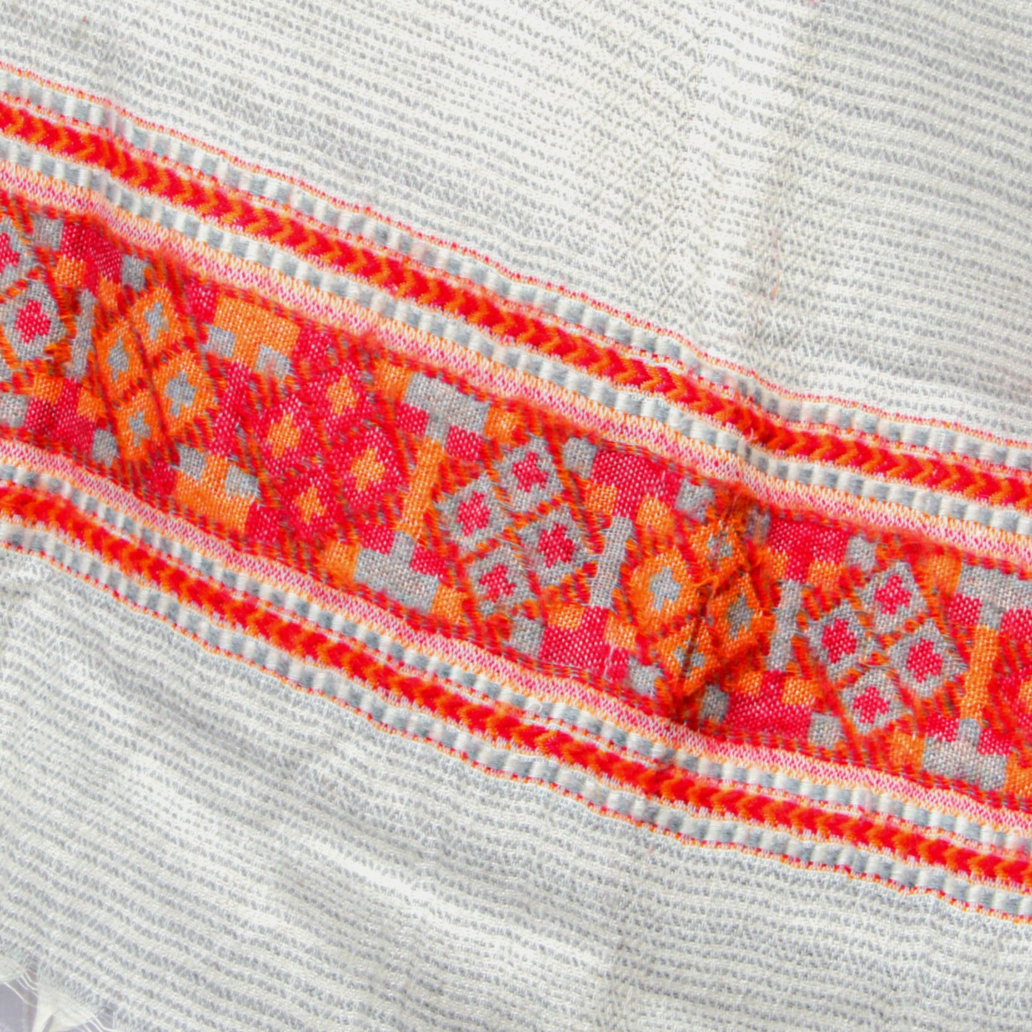 Handwoven Tibetan Shawl from Kashmir – Unique Craftsmanship