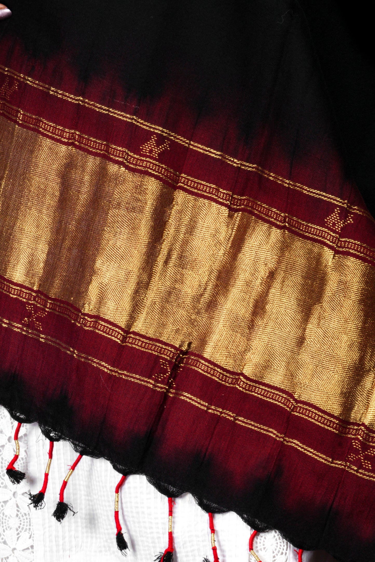 Kugdi Shawl – Exquisite Hand Embroidered Kashmiri Wool Shawl with Traditional Kugdi Design