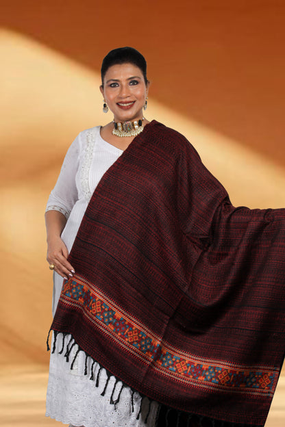 Tibetan Shawl – Unique Hand-Embroidered Shawl with Tibetan Motifs, Combining Tradition with Modern Elegance