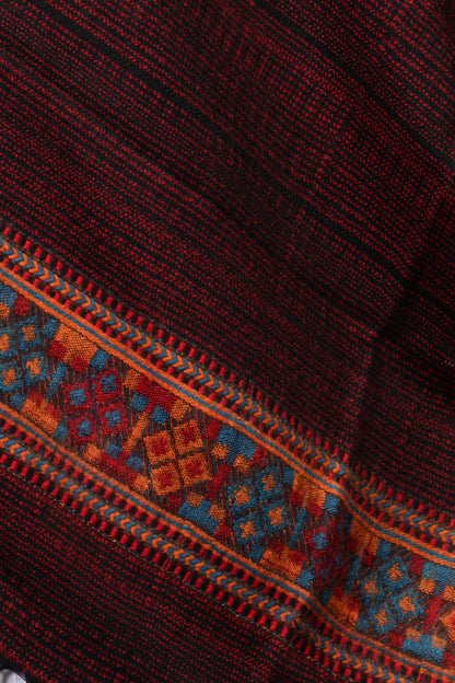 Tibetan Shawl – Unique Hand-Embroidered Shawl with Tibetan Motifs, Combining Tradition with Modern Elegance