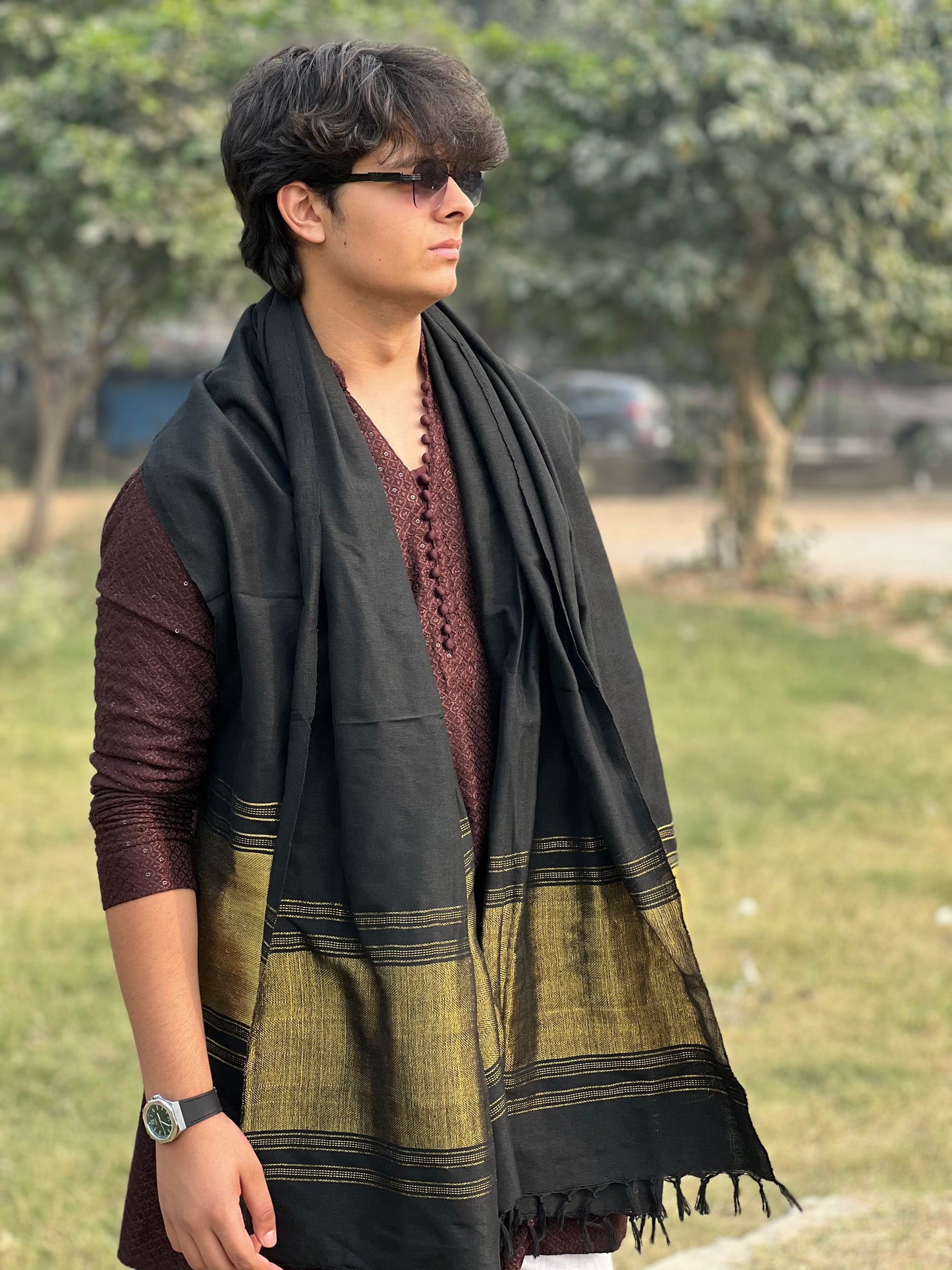 BLACK JAM KHAMBHADIYA Hand Men SHAWL –IN Black with Golden Pattern.