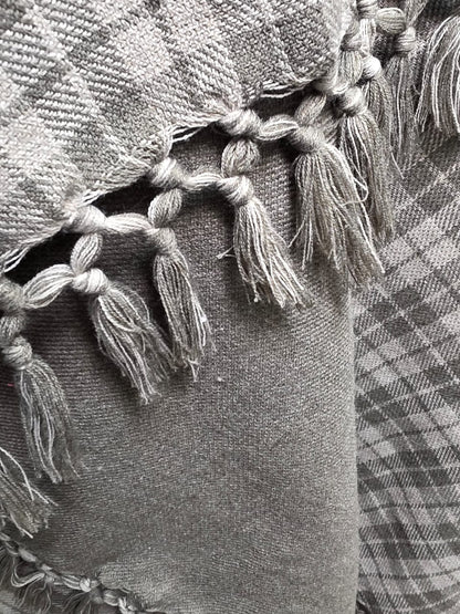 Greyish Men’s Loyi Shawl(2.5mtrs) – Classic Winter Elegance