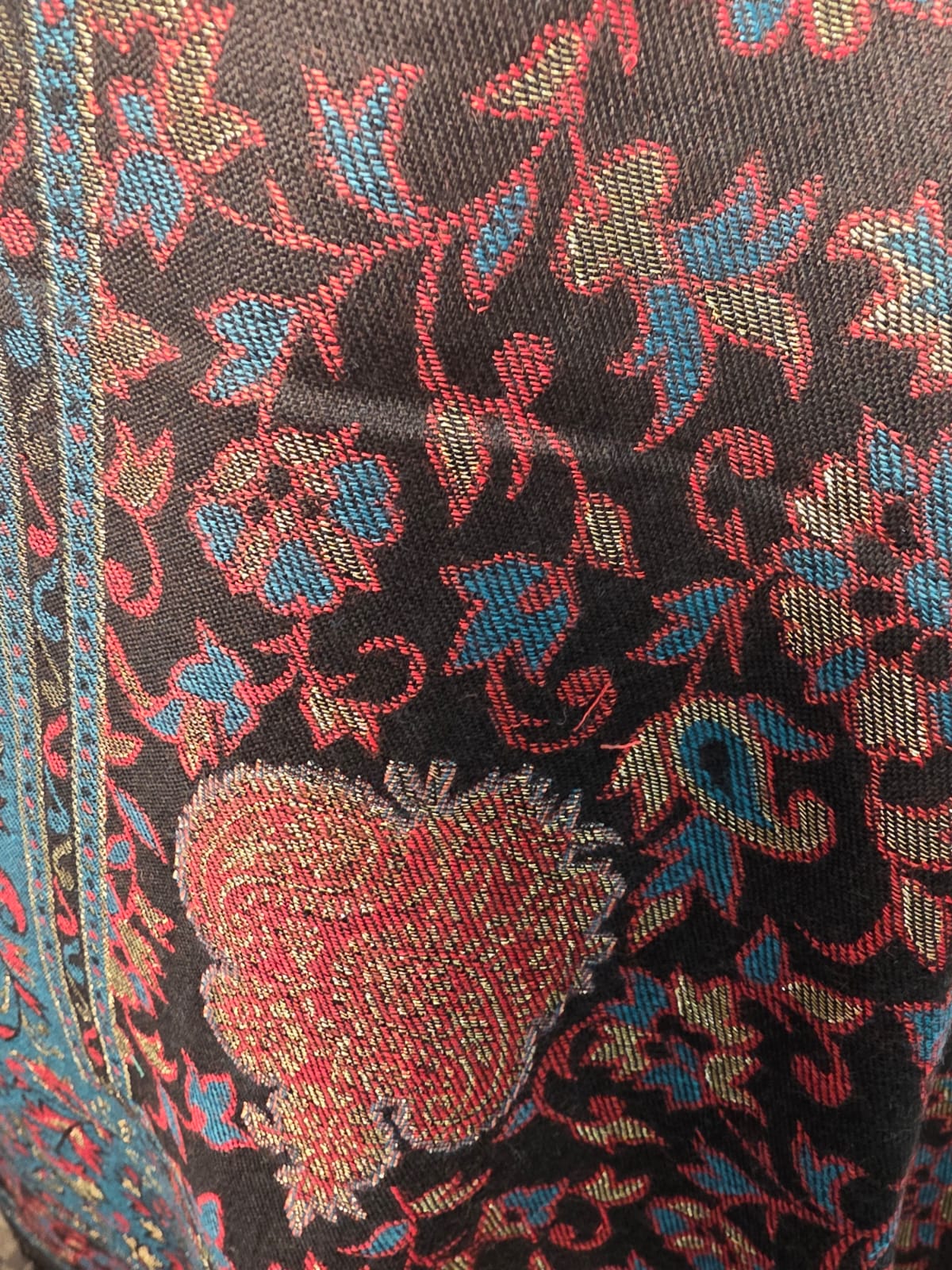 Black & Blue Kani Zari Shawl – Handwoven Kashmiri Luxury
