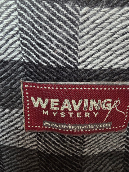 Multicolor Check Stole – Classic Pattern with an Elegant Finish