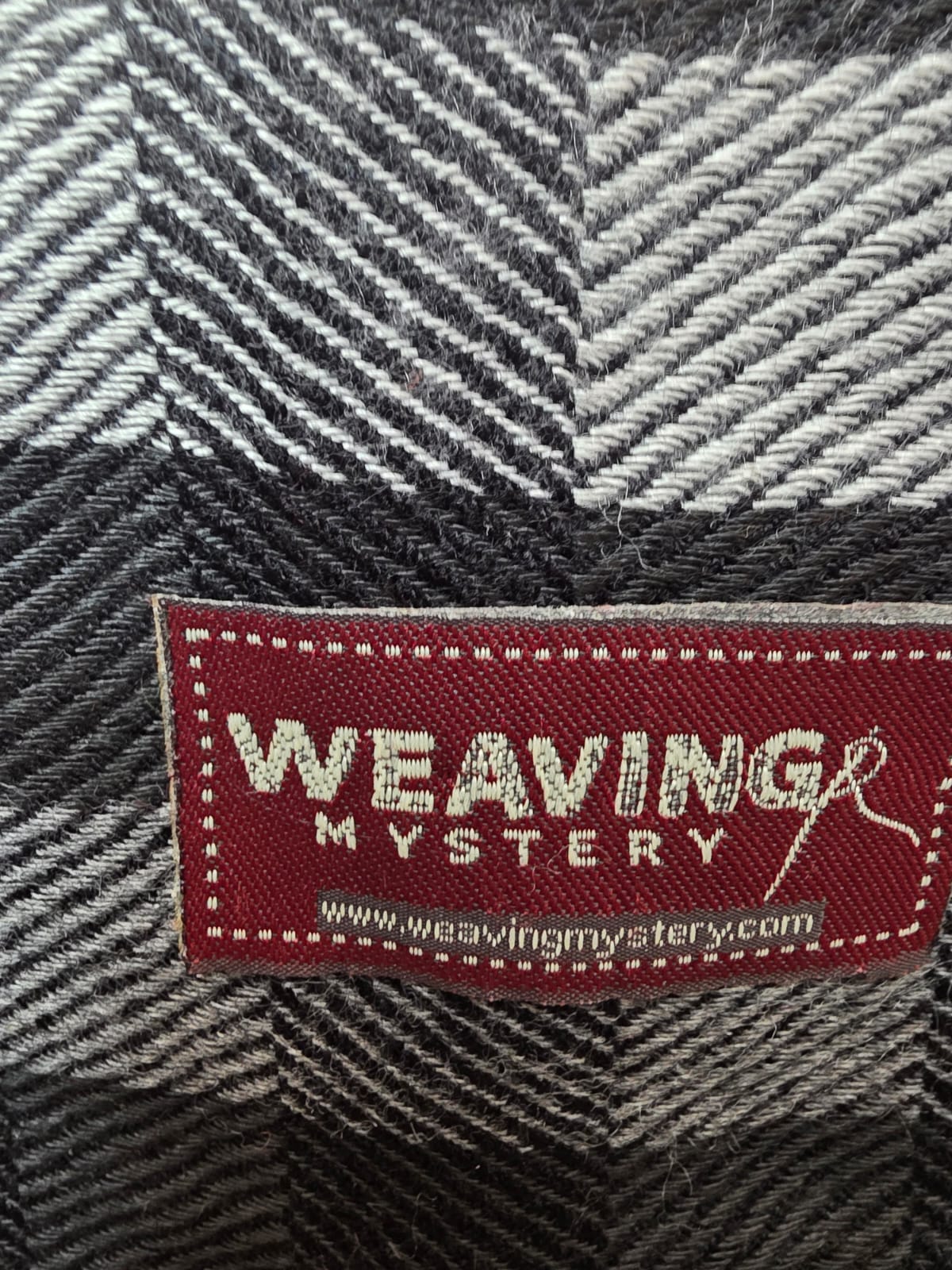 Multicolor Check Stole – Classic Pattern with Elegant Finish