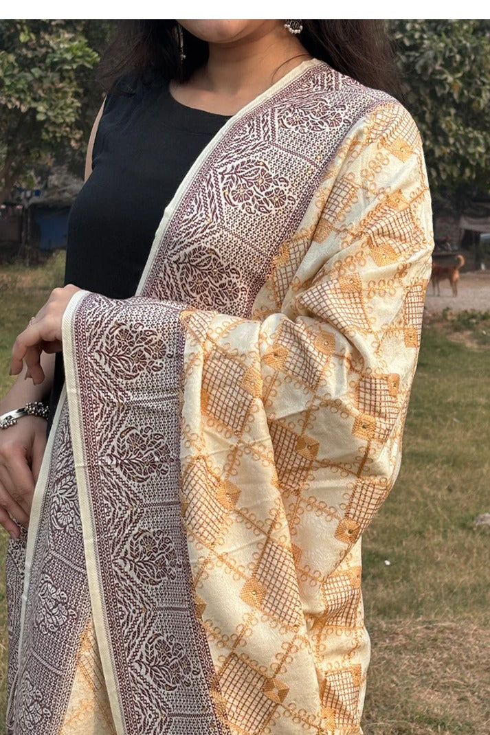 Wedding Shawl – A Royal Kashmiri Masterpiece for Your Special Day