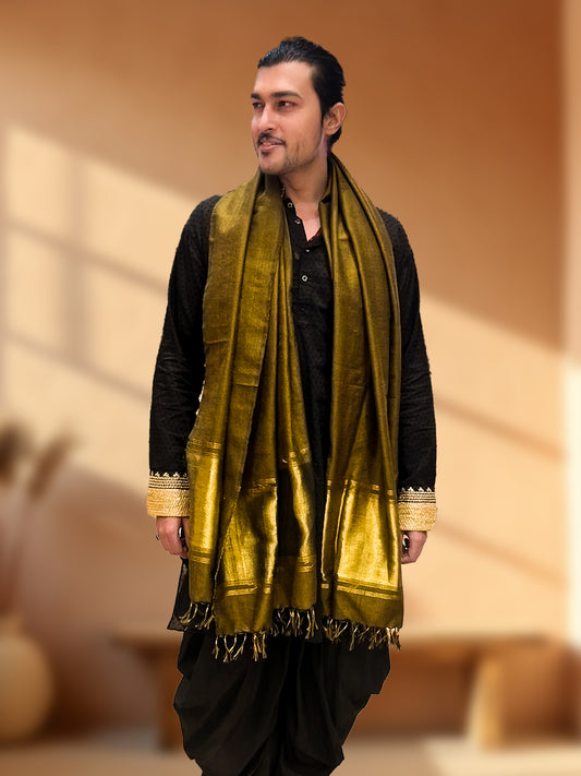 Weaving Mystery: Handwoven Jam Khambadiya Shawl for Men – Crafted in Gujarat with Exquisite Karigiri